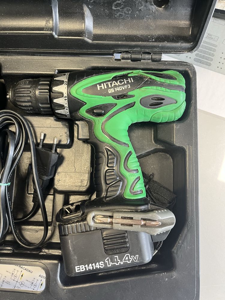 Hitachi masina de insurubat