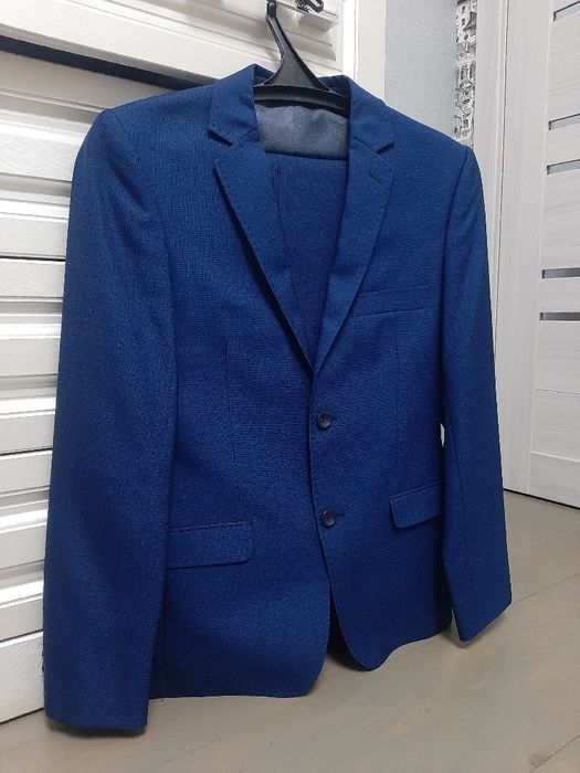 Мужской  синий костюм