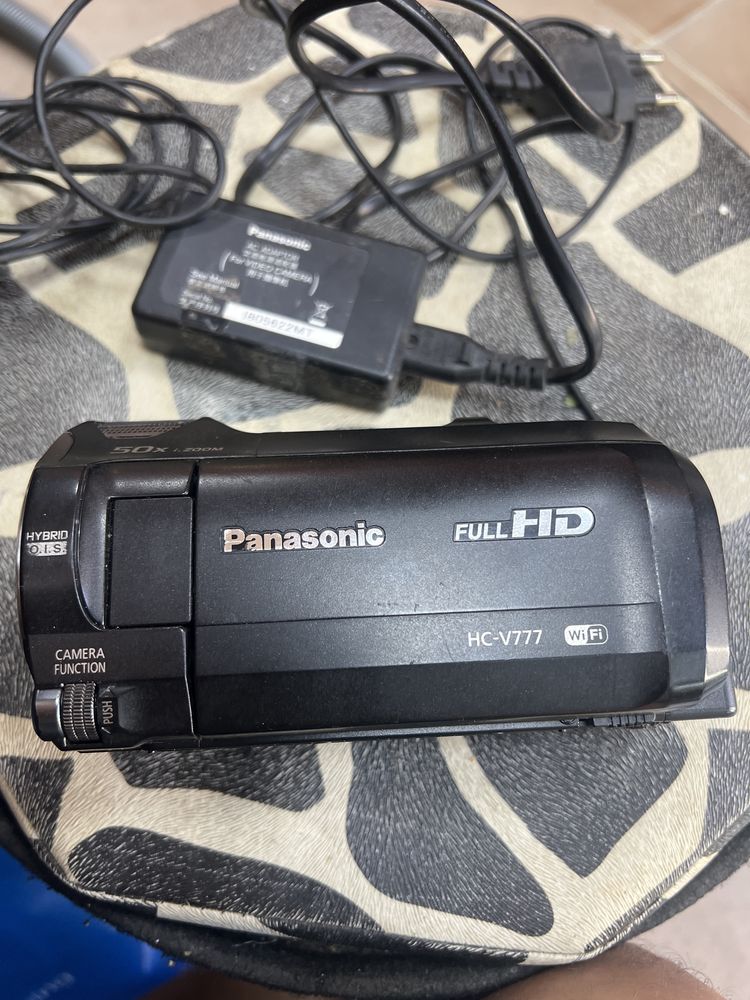 Камера panasonic hc-v777 ful HD