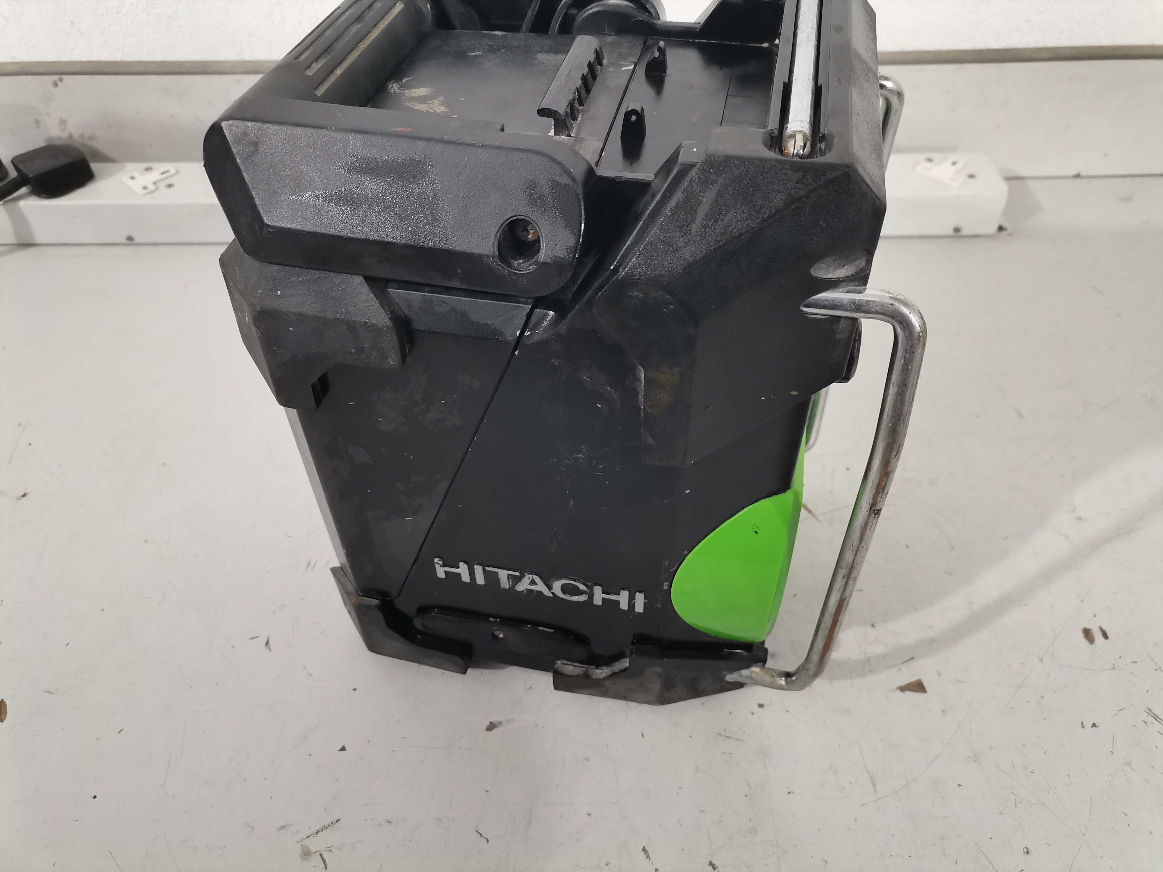 Радио - Hitachi UR 18DSL