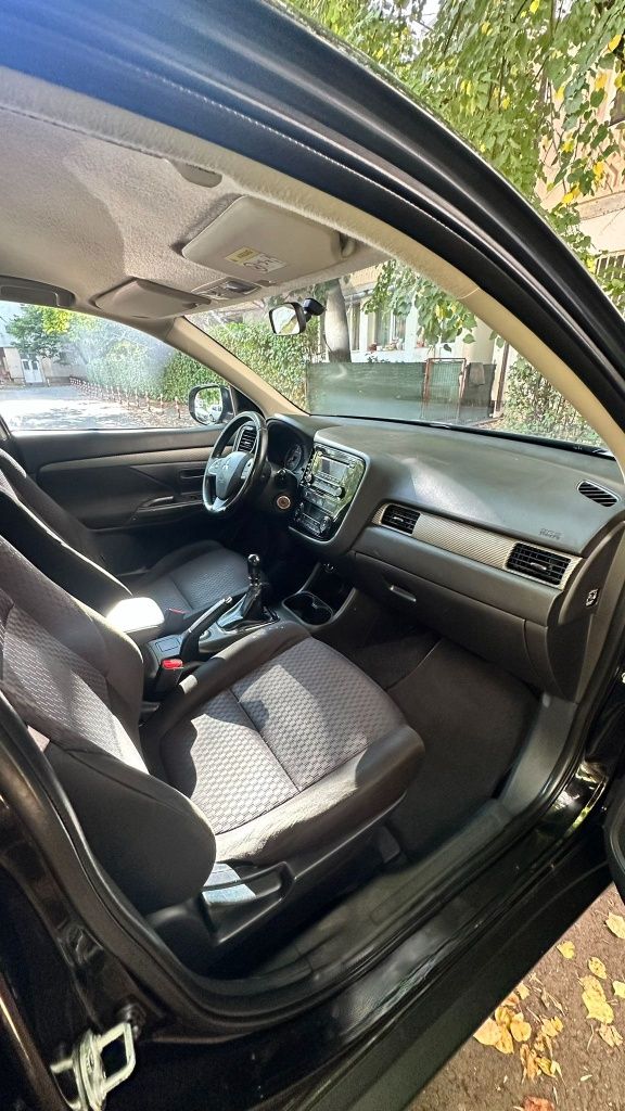 Mitsubishi Outlander 2014