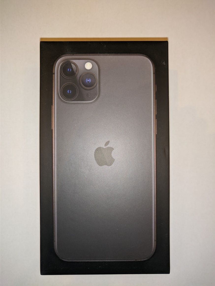 Cutie iPhone 11 Pro, 64 GB + Casti si cheita SIM