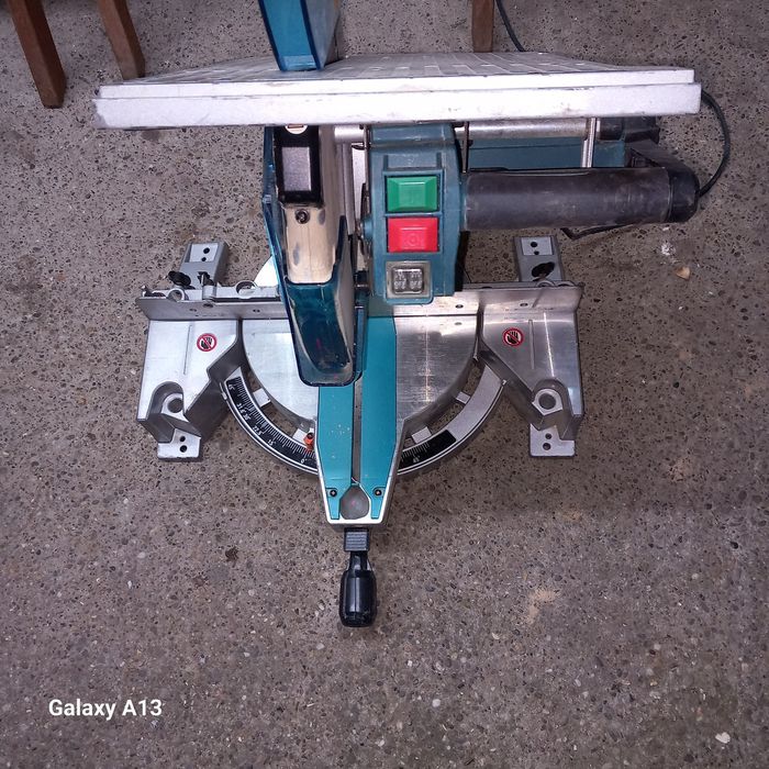 Circular makita profesional