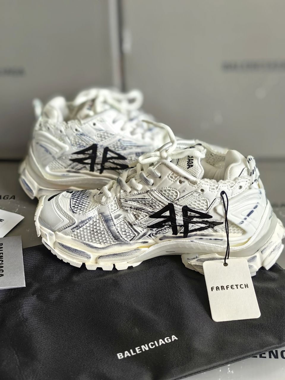 Обувки BALENCIAGA Runner кецове сникърси