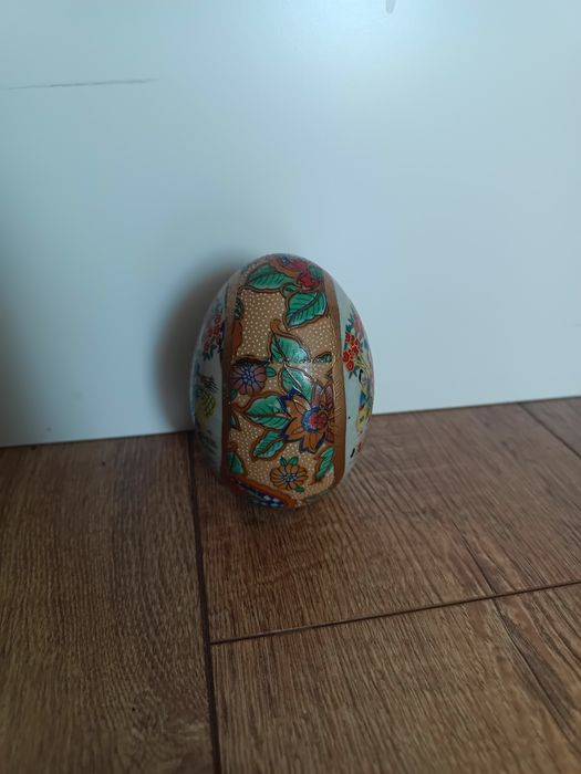 Ou portelan chinezesc bibelou