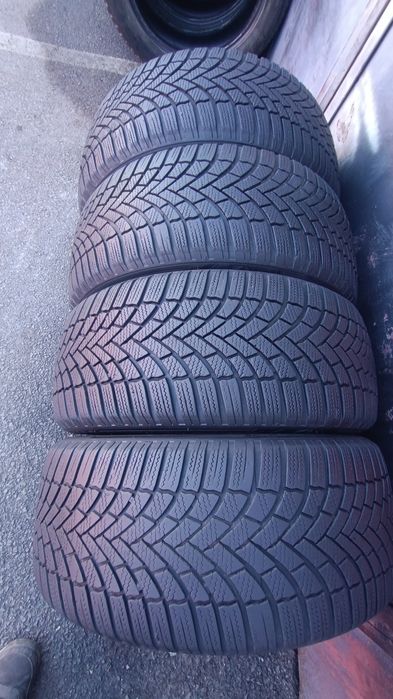 225/50/17 Bridgestone