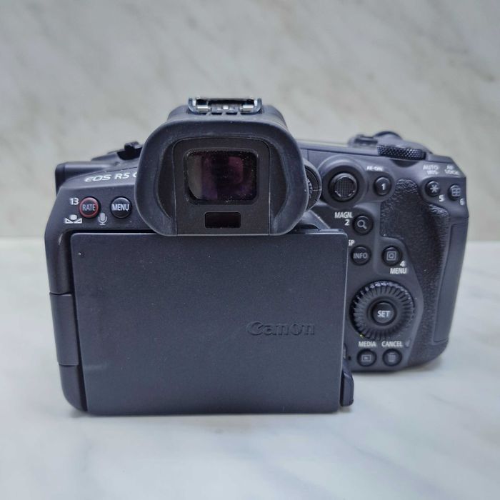 Canon EOS R5 C, Canon EF 24-70mm f/2.8L II USM + adaptor EF-EOS R