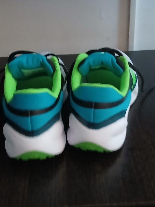 Adidasi nike sport