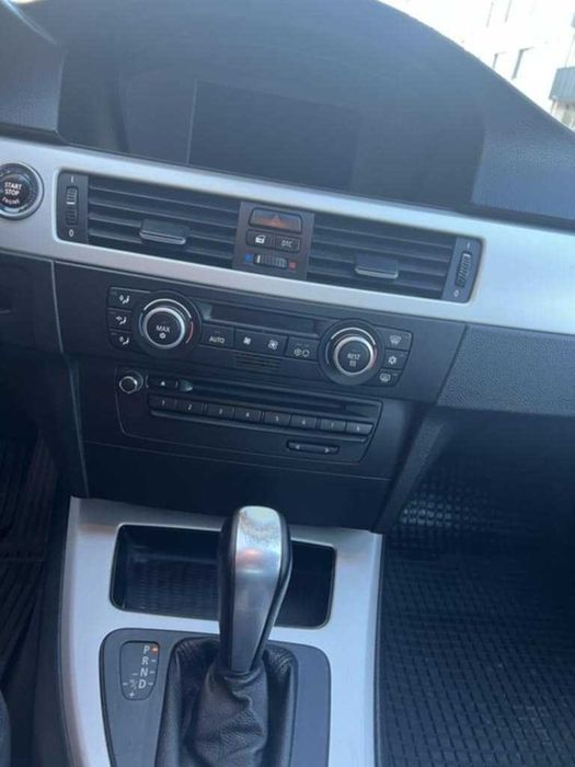 Продавам BMW 320 D