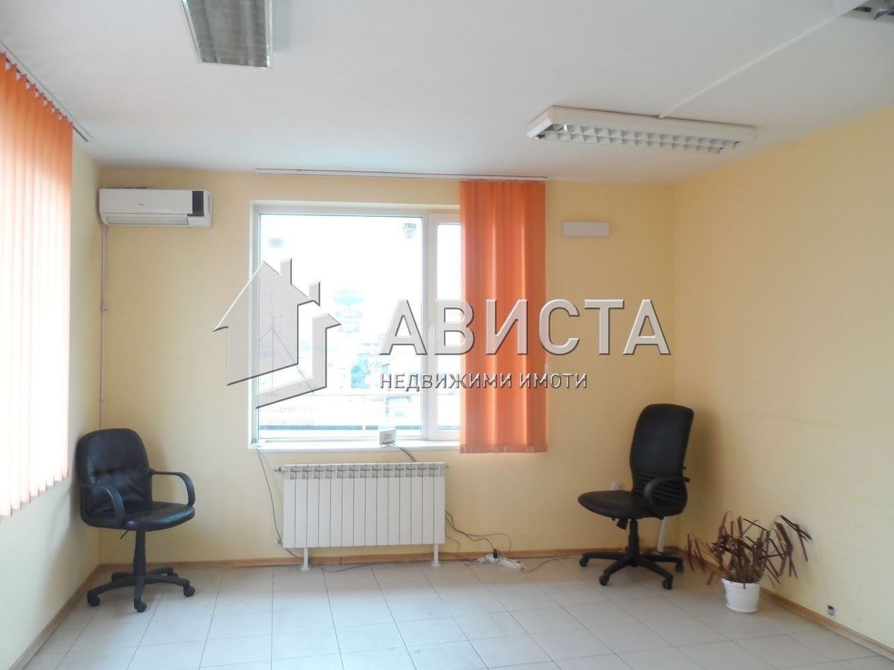 Дава се под наем Офис в София, Витоша - 60 кв.м за 459 € - Снимка #2
