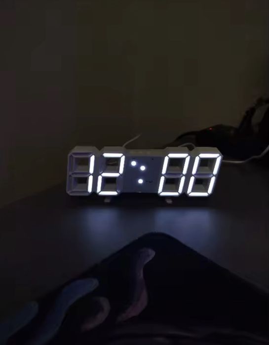 LED 3D Alarm Clock в 2 цвята