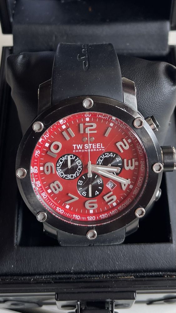 Ceas TW Steel, modele din colectia Grandeur Tech