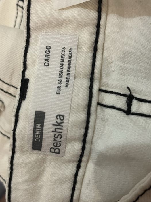 Широки дънки с висока талия Bershka