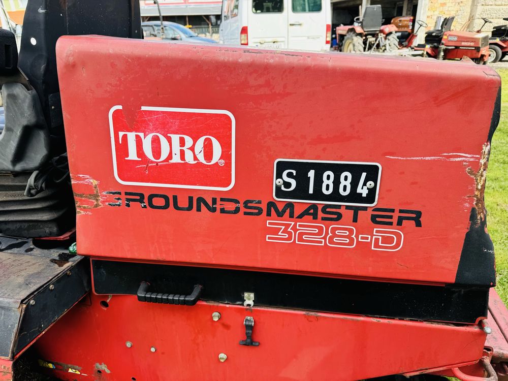 Професионална тракторна косачка  дизел TORO GROUNDSMASTER 328-D