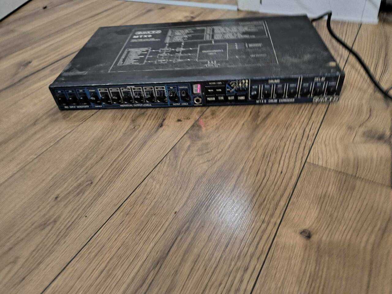 Simmons MTX9 1980s UK+4drum pads + дръм каса