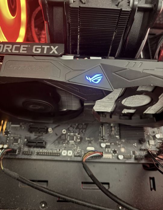 nvidia GTX 1650 4gb ROG strix