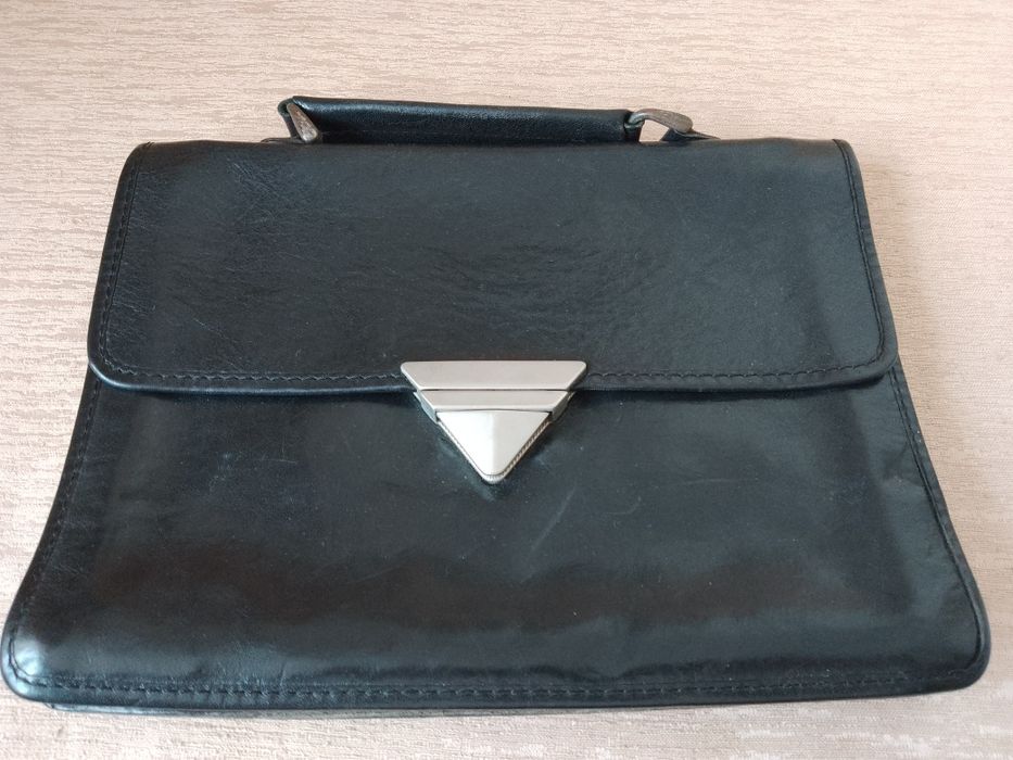 Здрави чанти от естествена кожа  в безупречен вид 15-65лв.