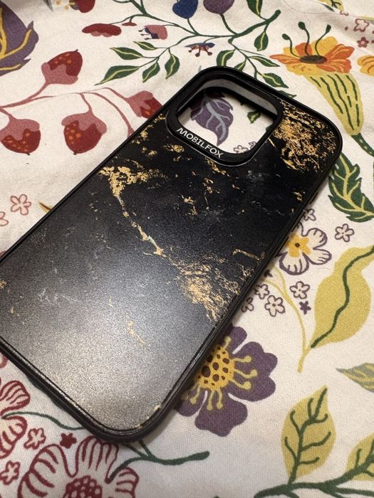 Husă iPhone 16 Pro cu MagSafe – Neagră, Slim & Elegantă