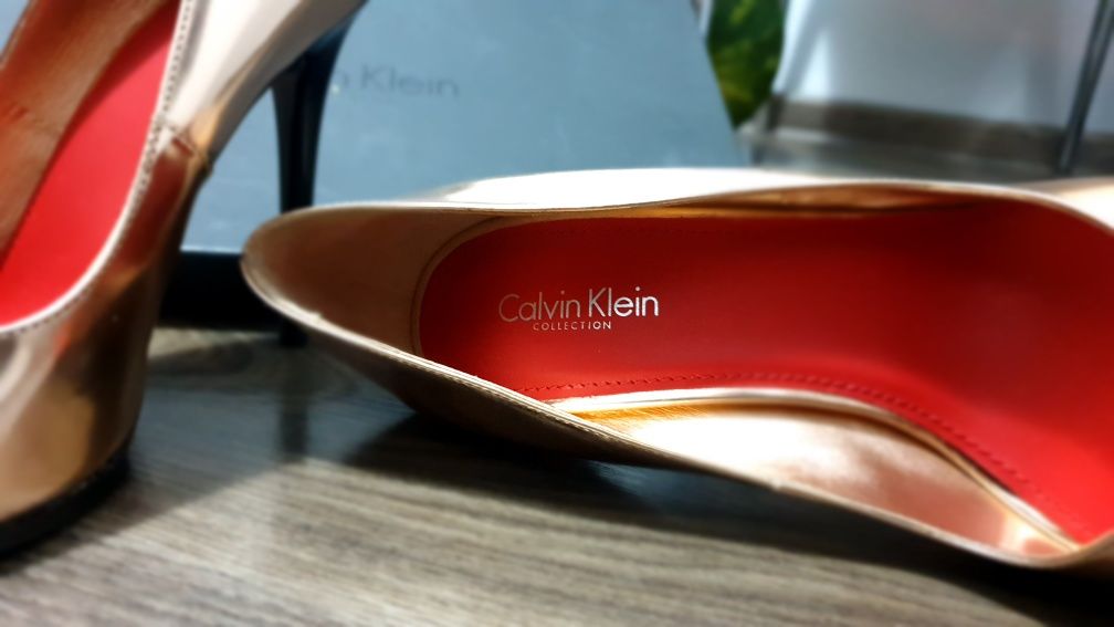 Pantofi cu toc Calvin Klein nr 37