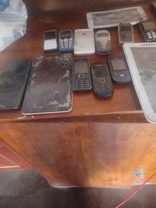 Telefoane defecte moooo plasma pentru piesetoare funcționale stare per