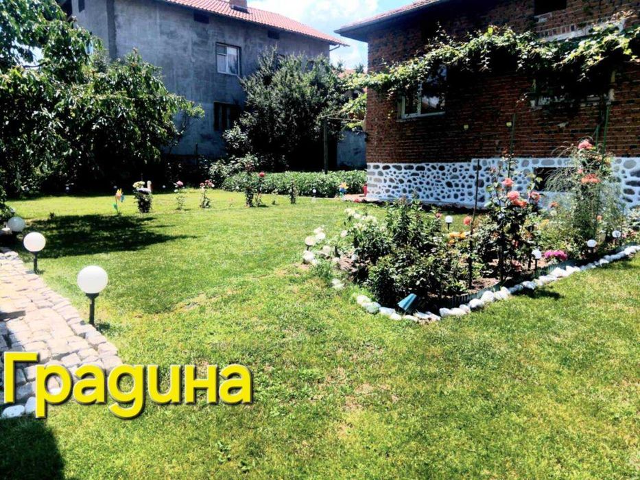 Самостоятелна къща в Добринище