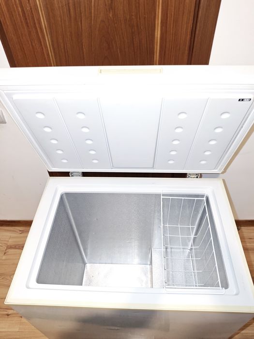 Срочно продается морозильная камера