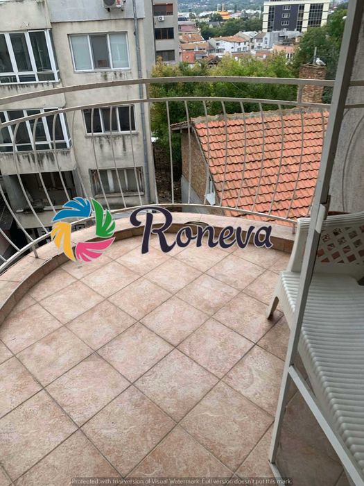 Тристаен обзаведен център под наем
