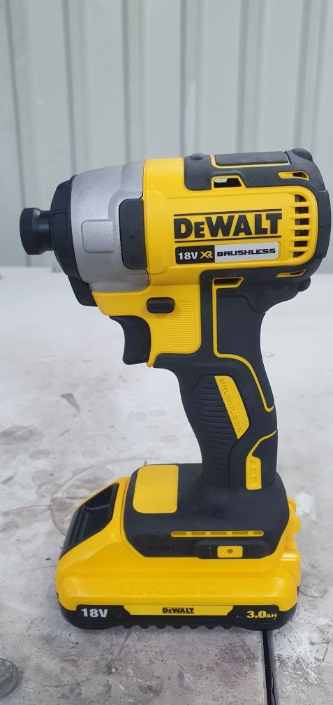 Masina înșurubat DeWalt noua fără acumulator