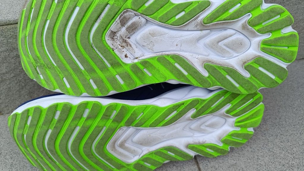 Mizuno wave skyrise 6