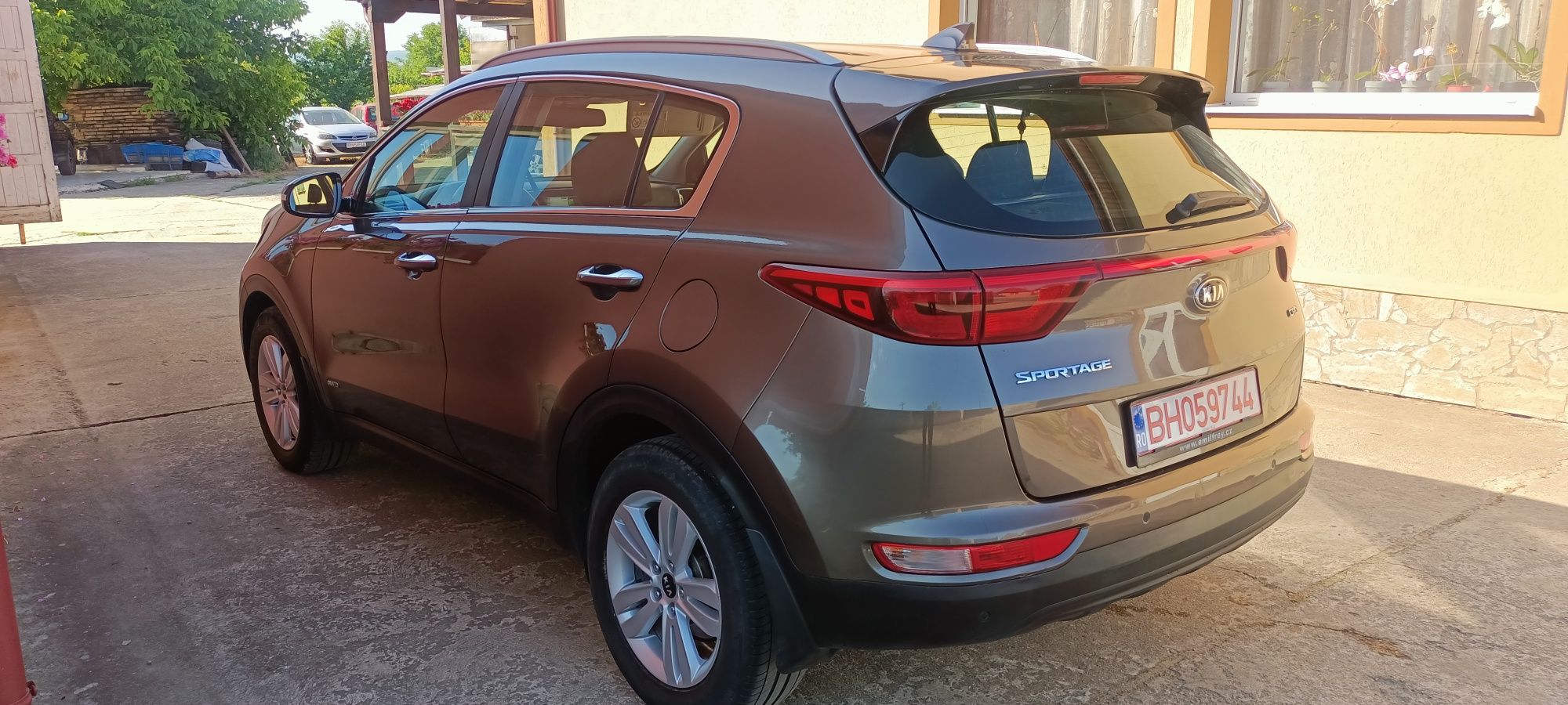 Vând kia Sportage 4x4