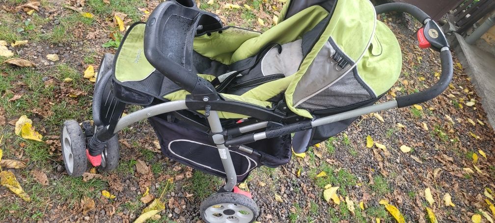 Carucior goodbaby + scaun pentre copiii pentru plimbări/maşină