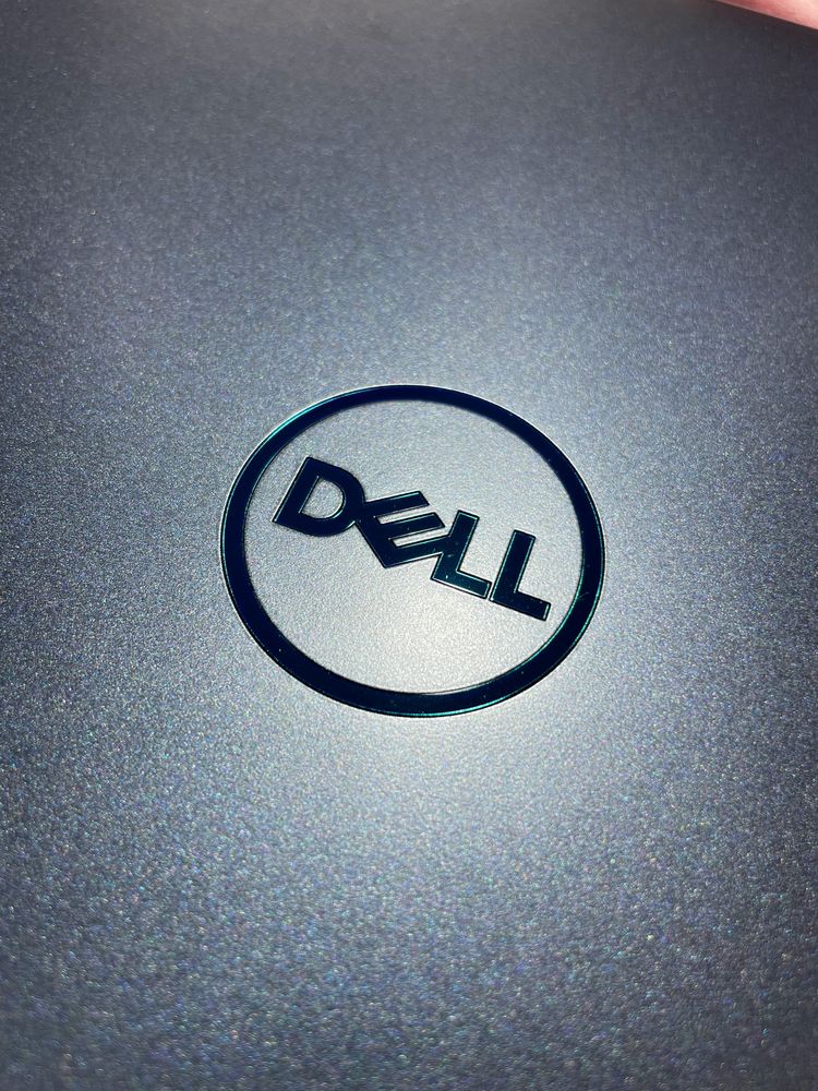 Ноутбук DELL