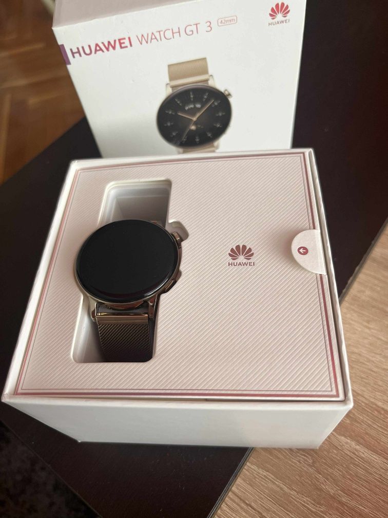 Продавам смарт часовник HUAWEI WATCH GT 3 42MM B19T GOLD MILANESE