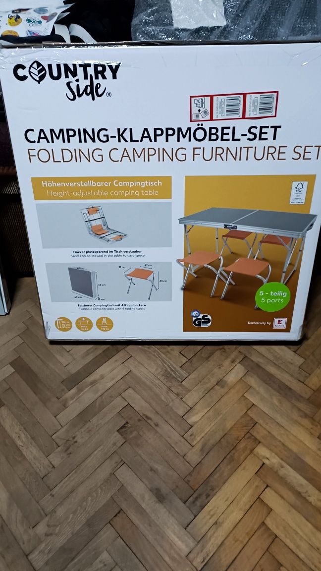 Set de mobilier pliabil pentru camping (omasa +4scaune )Nou)preț fix c