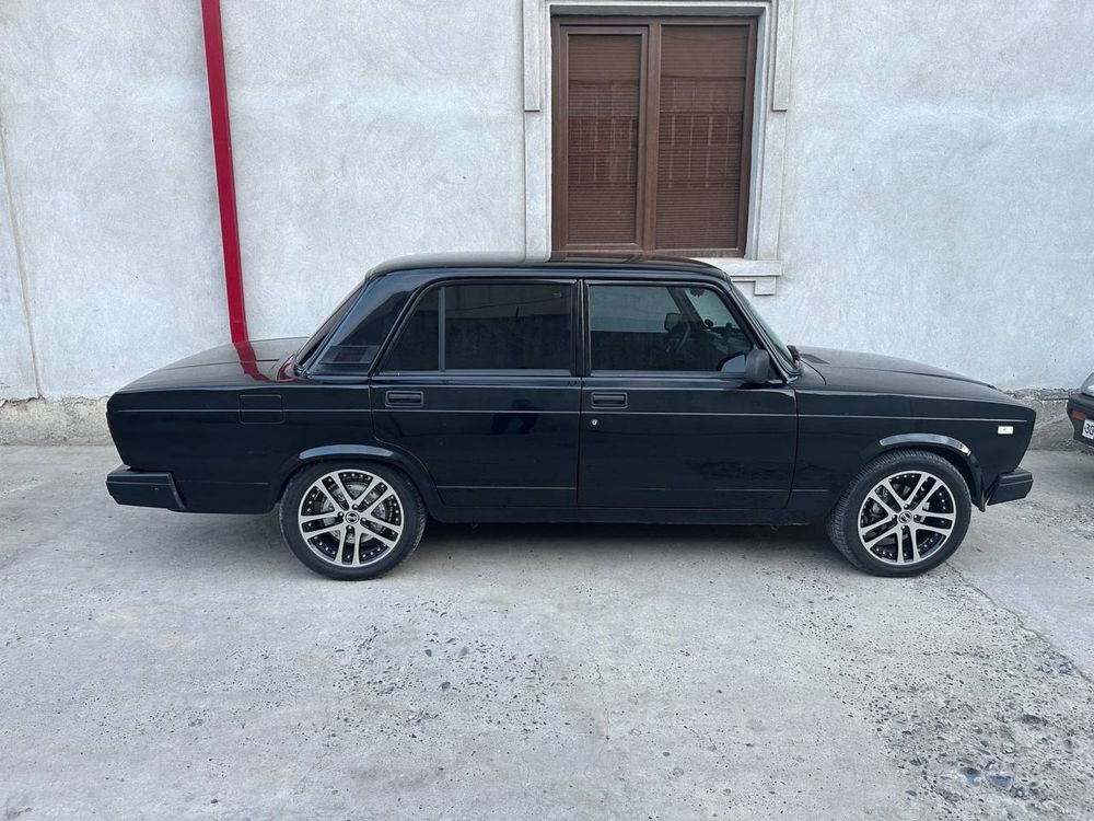 Vaz 2107 sotiladi