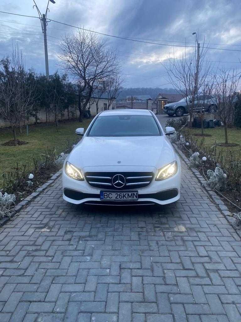 Mercedes-Benz E200 9G-TRONIC