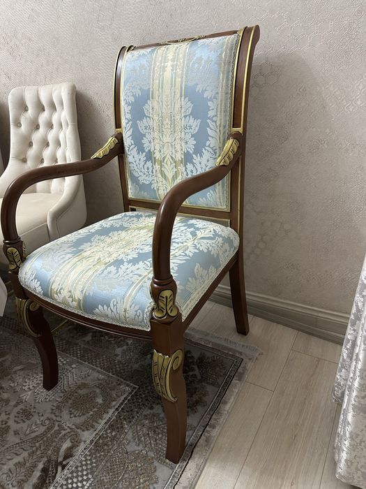 Продаю стулья 6 штук производство китай