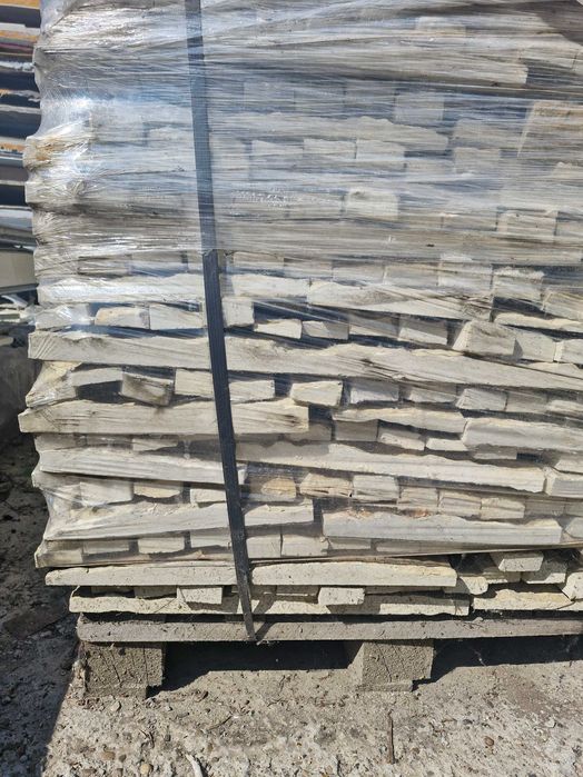 Vând piatră fasonată