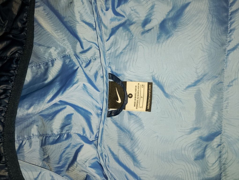 Яке "Nike" S мъже Олекотено!