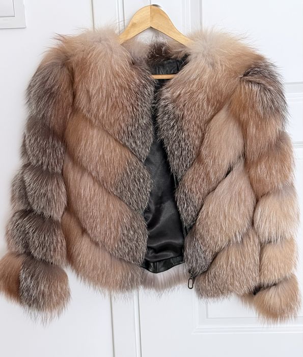 Haina din blana naturala