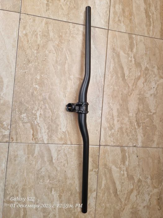 Продавам кормила и лапи от Canyon stoic