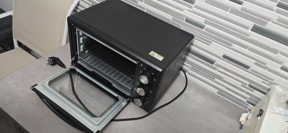 Cuptor electric Zilan 1200w 15l model zln0973 nou