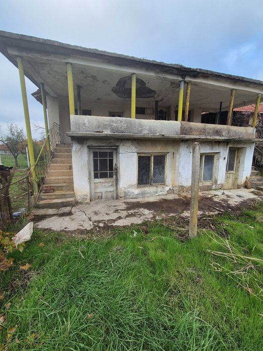 Продавам Къща с.Смочан на 10км от Ловеч