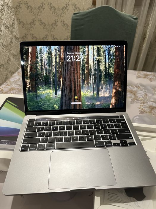 Macbook Pro M1 8/256Gb, полный комплект!