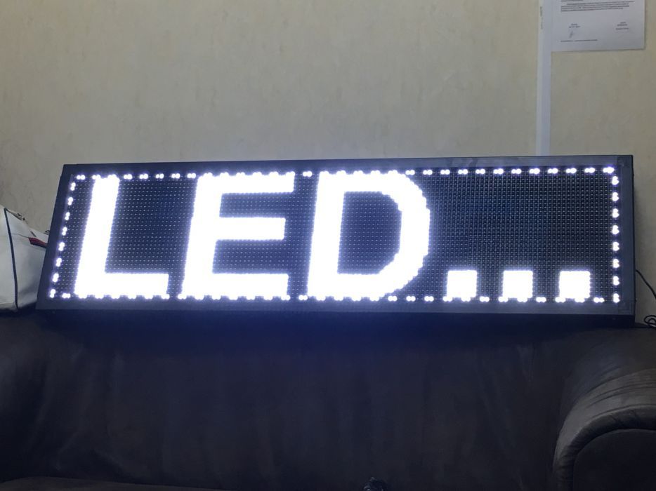 Reclama Led Luminoasa - Panou Programabil MARI IMENSE PE 4-5 RANDURI