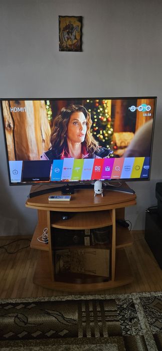 Телевизор LG 49UJ670V