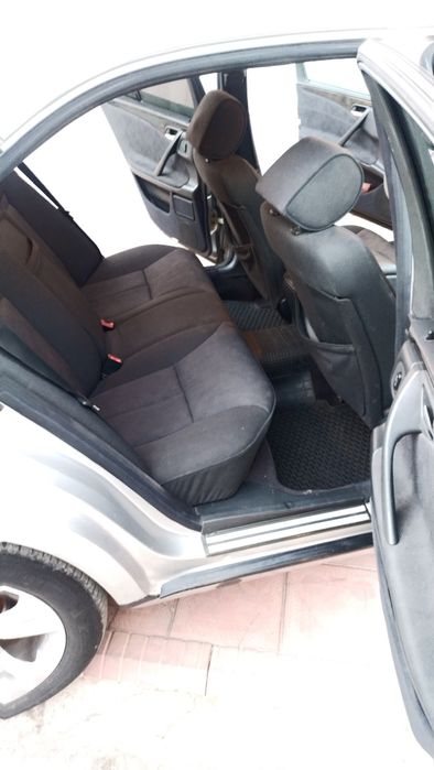 Mercedes benz w210
