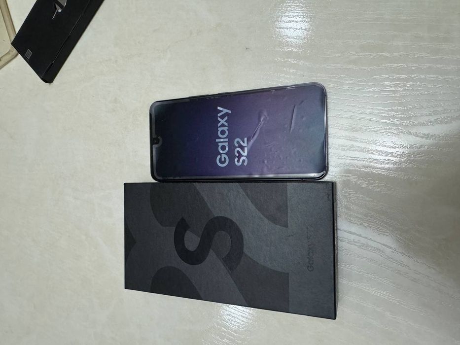 Samsung S22 8/128