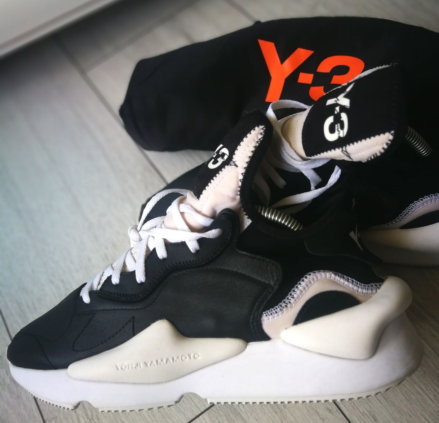 primul model Kaiwa Y-3 by Yohji Yamamoto - Adidas 100% Originali