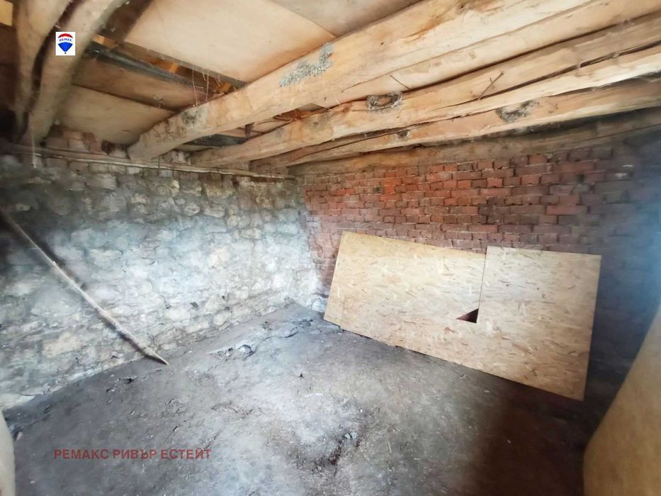 Продава се Къща в с. Бъзън, Област Русе - 119 кв.м за 302 €/кв.м - Снимка #12